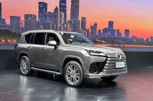 Lexus LX 700h 2025 từ 4,37 tỷ, mở bán 'sát vách' Việt Nam