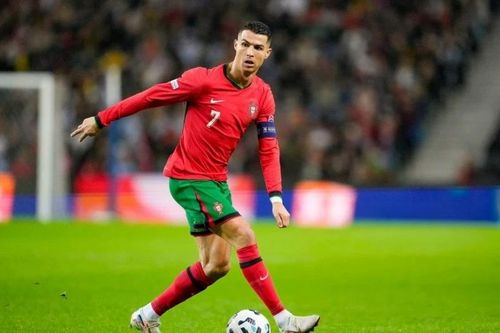 Huyền thoại Ngoại hạng Anh đưa Ronaldo lên mây