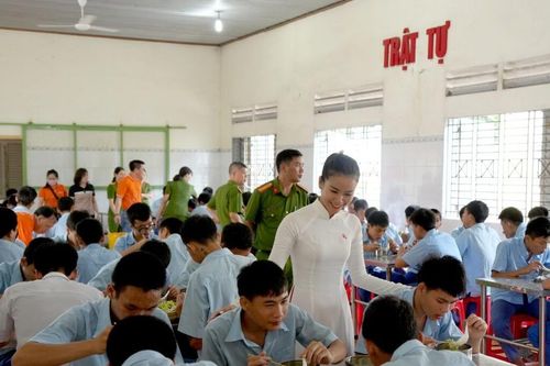 Chuyện của những người thầy đặc biệt