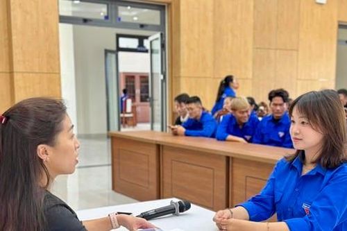 Hàng trăm thanh niên tình nguyện phục vụ Festival Hoa Đà Lạt