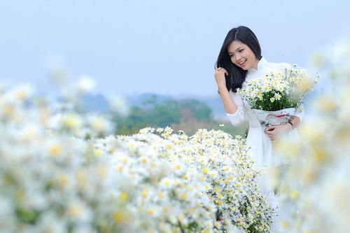 'Đặc sản' Hà Nội tăng giá gấp đôi, mận cành Tây Bắc đắt khách