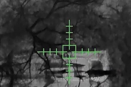 Khoảnh khắc UAV Ukraine thả đạn cối phá hủy xe phòng không Buk Nga