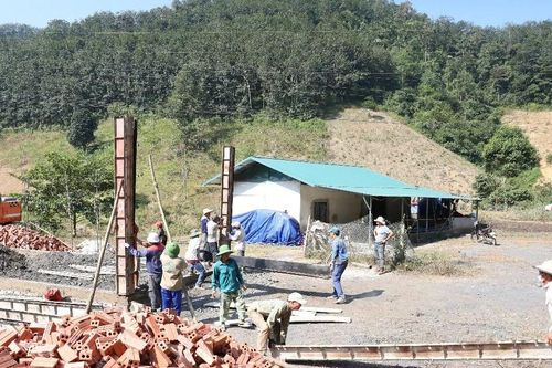Giúp người dân vùng lũ Mường Pồn ở Điện Biên sớm an cư để lạc nghiệp