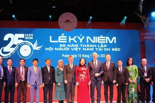 Lễ kỷ niệm 25 năm thành lập Hội người Việt Nam tại Cộng hòa Séc