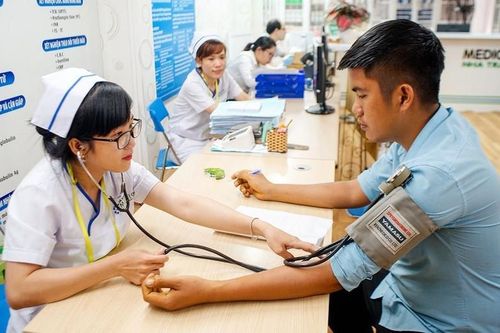 Khám sức khỏe lái xe: Bỏ xét nghiệm nồng độ cồn và khám thai sản