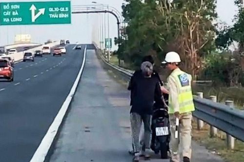 Phóng xe máy vào cao tốc, tài xế khai do đi theo Google maps