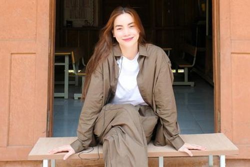 'Học lỏm' Hồ Ngọc Hà cách có lớp make up trong veo chưa tới 30 phút thực hiện