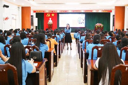 Liên đoàn Lao động tỉnh tập huấn công tác nữ công năm 2024
