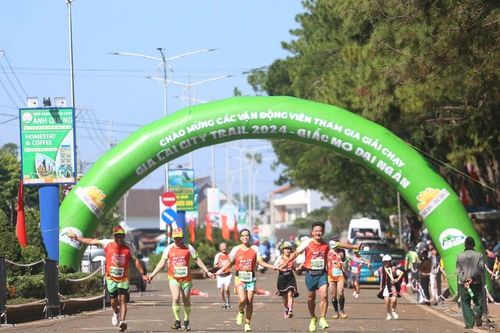 Phố núi Pleiku tưng bừng cùng Giải chạy Gia Lai City Trail 2024