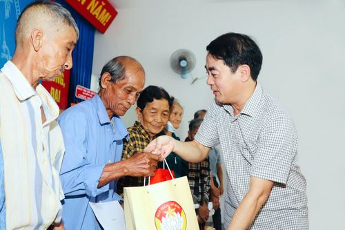 Kỷ niệm 94 năm Ngày thành lập Mặt trận Dân tộc thống nhất Việt Nam (18-11-1930 - 18-11-2024): Huy động nguồn lực chăm lo cho người nghèo