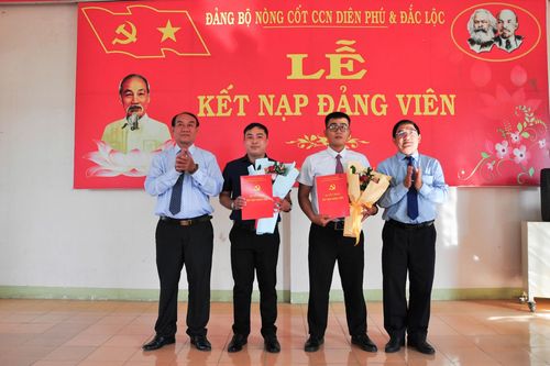 Đảng ủy Nòng cốt Cụm Công nghiệp Diên Phú và Đắc Lộc: 11 tháng, kết nạp 26 đảng viên