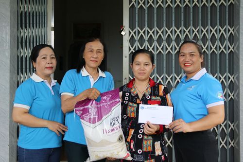 Mái nhà chung của phụ nữ kém may mắn
