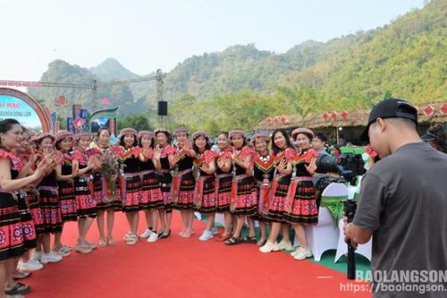 Trên 15.000 lượt người tham gia Lễ hội Thảo nguyên Đồng Lâm huyện Hữu Lũng
