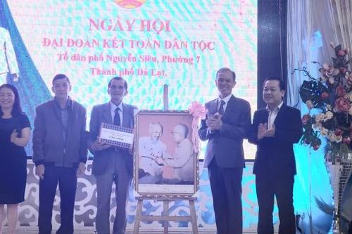 Giám đốc Sở Nội vụ dự Ngày hội Đại đoàn kết toàn dân tộc tại TP Đà Lạt