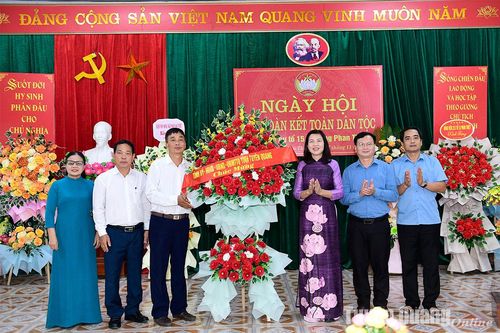 Phó Chủ tịch Thường trực HĐND tỉnh Phạm Thị Minh Xuân dự Ngày hội đại đoàn kết tại phường Phan Thiết