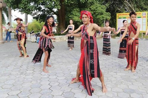 Hân hoan cùng lễ hội Tấc Ka Coong