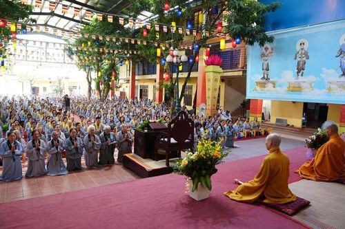 Hà Nội: Ngày tu an lạc của đạo tràng Phật tử tại chùa Bằng