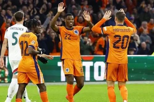 Thắng đậm Hungary, Hà Lan thẳng tiến tứ kết Nations League