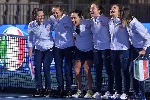 ĐT quần vợt nữ Italia vào bán kết Billie Jean King Cup