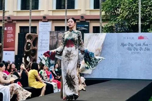 Bộ sưu tập lụa lấy cảm hứng từ 9 bảo vật quốc gia