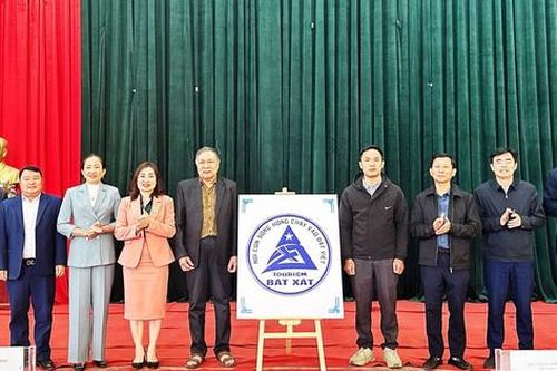 Vùng du lịch Y Tý công bố logo nhận diện thương hiệu