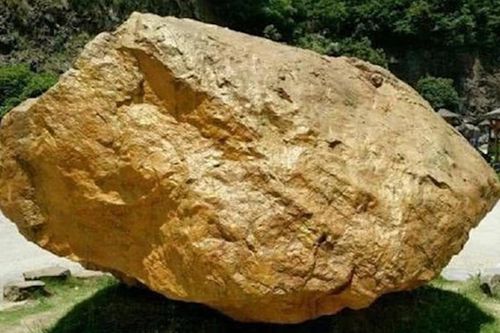 Tảng vàng 45 tấn nằm lộ thiên ở Trung Quốc không ai dám lấy