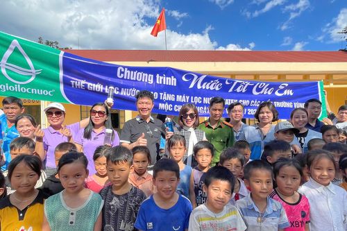 Thế giới lọc nước trao 'Nước tốt cho em' tại 10 điểm trường vùng cao