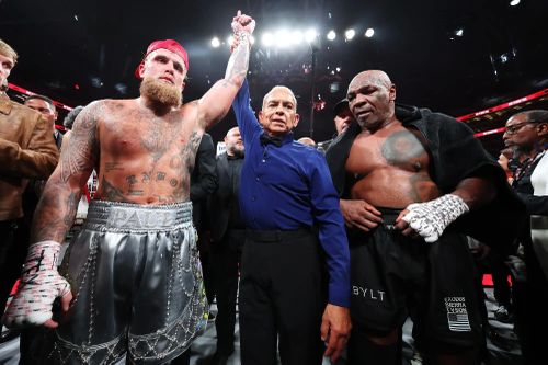 X thắng lớn khi Jake Paul đấu Mike Tyson