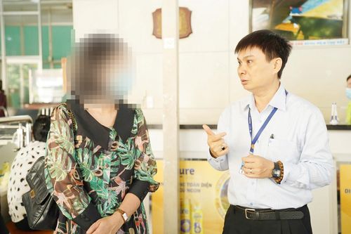 Phụ huynh TP.HCM bị gọi lừa 'con đang cấp cứu tại Chợ Rẫy'