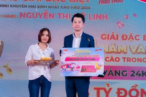 Hàng nghìn người dự lễ trao giải tô vàng 24K mừng sinh nhật Hảo Hảo