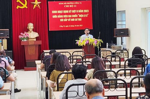 Xây dựng hình ảnh người cán bộ gần dân