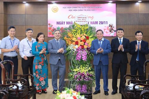 Lãnh đạo Thành phố Hà Nội chúc mừng Học viện Chính trị khu vực I