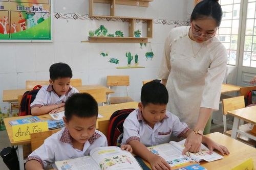 Ngày Nhà giáo Việt Nam: Đề xuất nhiều chính sách đối với giáo viên