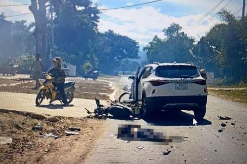 Xe máy tông trực diện xe ô-tô con trên Quốc lộ 27 khiến 2 người tử vong tại chỗ