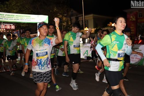 Hơn 10.000 người tham gia giải 'Bình Phước marathon - Trường Tươi Group lần thứ II'