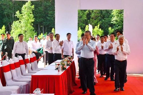 Cổ vũ, động viên tinh thần yêu nước của nhân dân