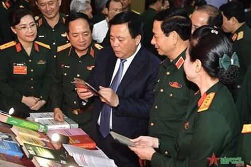 Hội thảo khoa học 'Tổng cục Chính trị Quân đội nhân dân Việt Nam - 80 năm vững bước dưới cờ Đảng'