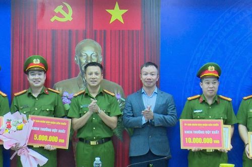 Lập nhiều chiến công, Công an quận Liên Chiểu được Chủ tịch UBND quận thưởng nóng