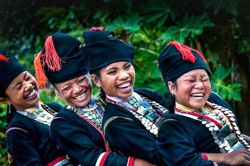 Khám phá giá trị văn hóa đặc sắc của các dân tộc Việt Nam qua những khung hình