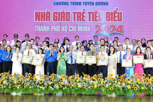 Tuyên dương 457 gương nhà giáo trẻ tiêu biểu TPHCM