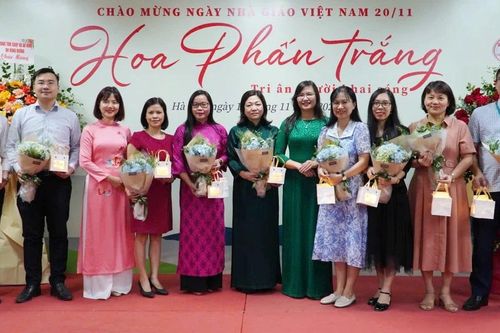 Sứ mệnh của nhà giáo là giúp học trò vượt lên chính mình