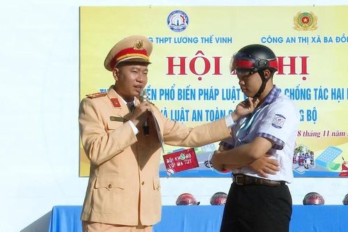 Hơn 1.800 học sinh Quảng Bình được tuyên truyền về an toàn giao thông