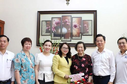 Quận Hoàn Kiếm tổ chức các hoạt động tri ân nhà giáo