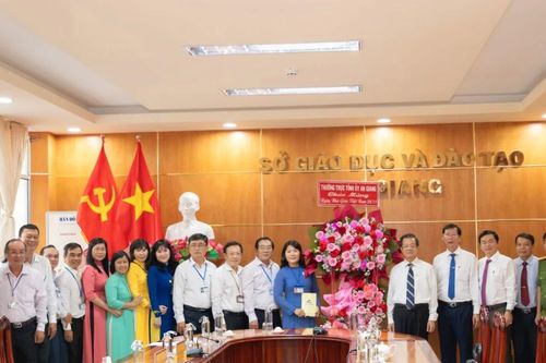Bí thư Tỉnh ủy An Giang thăm, chúc mừng Ngày Nhà giáo Việt Nam Sở GD&ĐT