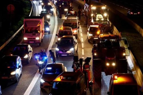Nông dân Pháp lại biểu tình máy kéo phản đối thỏa thuận với Mercosur