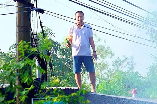 Dùng bom xăng, hung khí chống cảnh sát, 8 đối tượng bị bắt giữ
