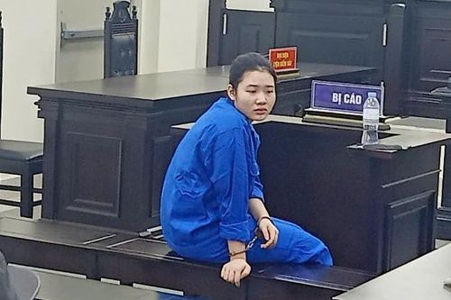 Nữ sinh viên bênh bố, cầm búa gây án giết người ở Hà Nội