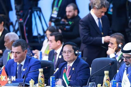 Thủ tướng dự Phiên thảo luận 'Cuộc chiến chống đói nghèo' tại Hội nghị G20