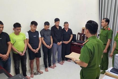 Mật phục bắt nhóm đối tượng lừa đảo dưới hình thức bán thép xây dựng