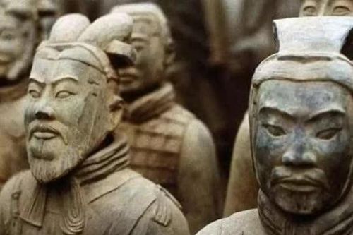 Đội quân đất nung ở lăng mộ Tần Thủy Hoàng có thực sự được tạo ra từ cơ thể người sống? Sau khi một chiến binh đất nung bị nứt ra, bí ẩn đã được giải đáp